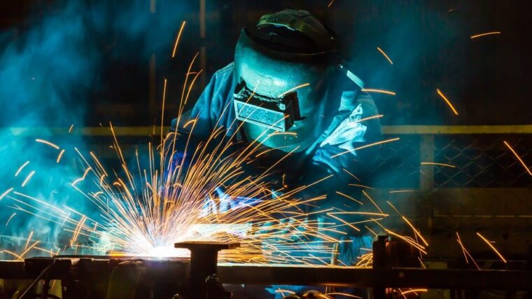 Профессиональные услуги сварщика в Спасске-Дальнем в октябре