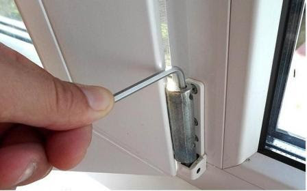 Регулировка пластиковых окон с выездом мастера в Спасске-Дальнем в октябре